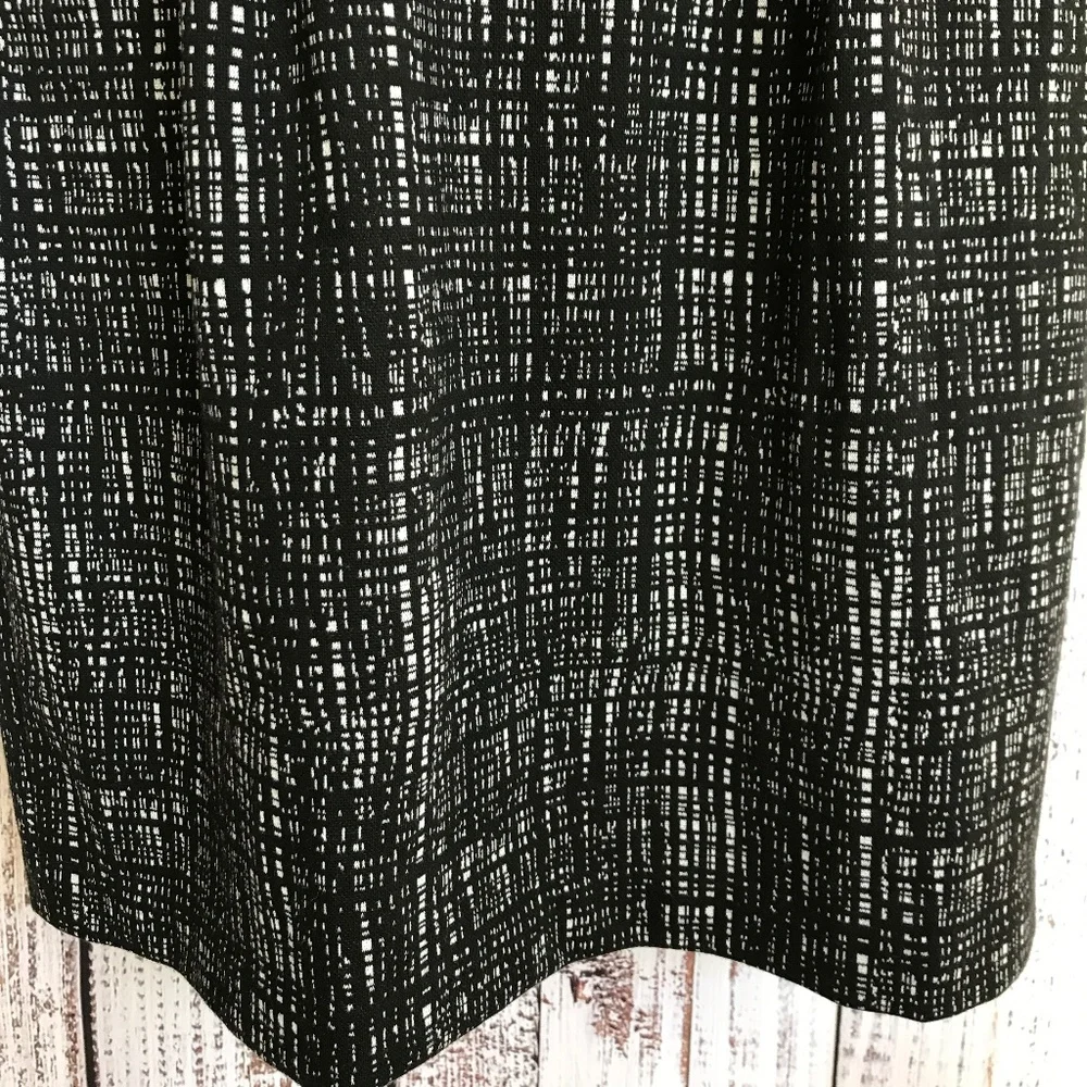 Calvin Klein Women’s Black & White Geometric Sleeveless Dress - Picture 9 of 14